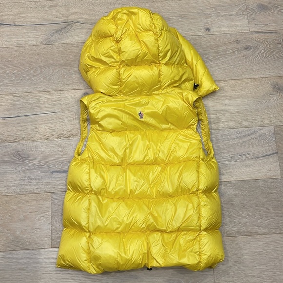 Authentic Moncler Resy Vest (brand New- Down) - Picture 3 of 7